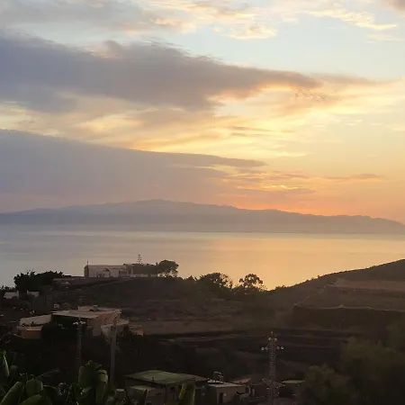 2 Bedrooms House With Sea View Shared Pool And Terrace At Santiago Del Teide 3 Km Away From The Beach *
